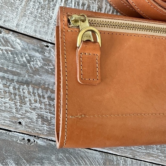TEDDI Joelle-Full Grain Leather Crossbody - Picture 6 of 10